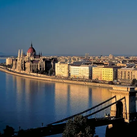 Stunning 1-Bed Apartment In Budapest Апартаменты
